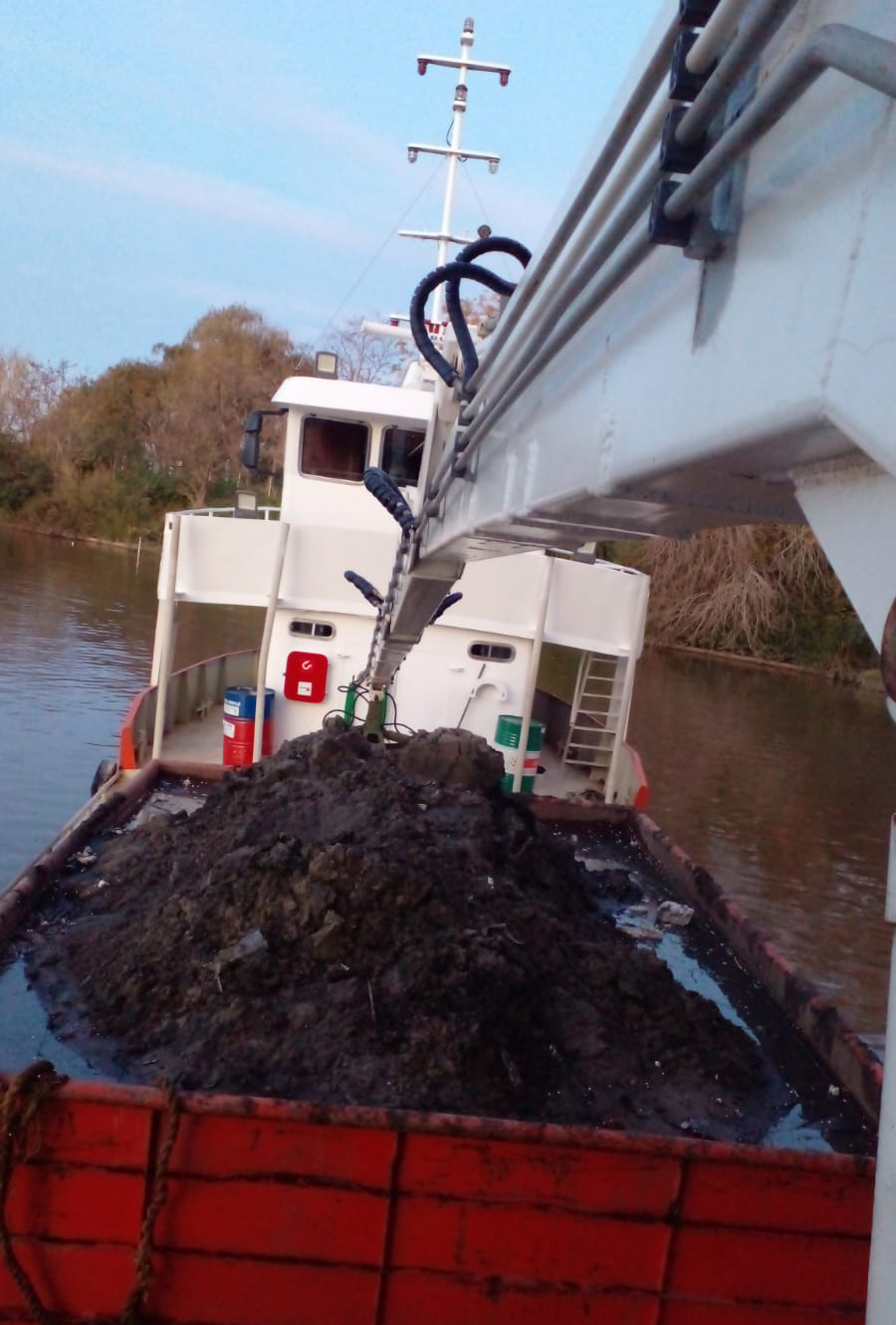 Dragado de dársenas, puertos, arroyos y costas