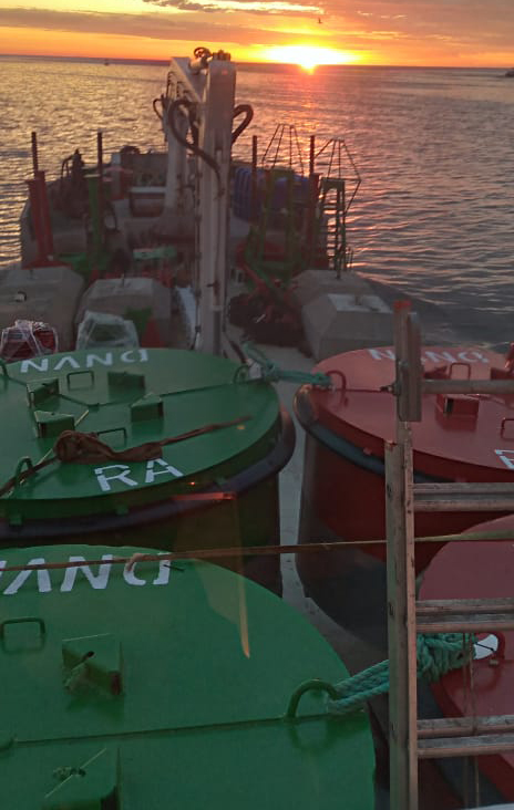 Servicio de balizamientos, asistencia a buques, buzos y otros